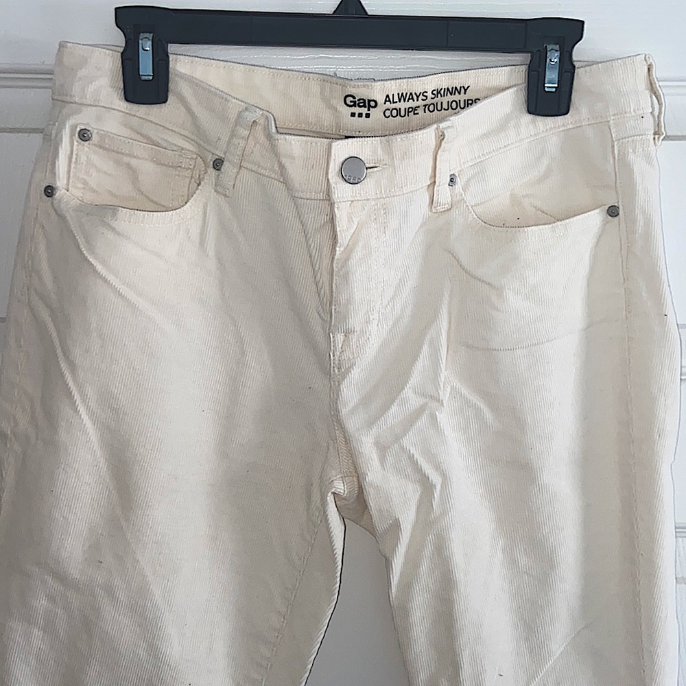 LIKE NEW - GAP CORDUROY SKINNY PANT